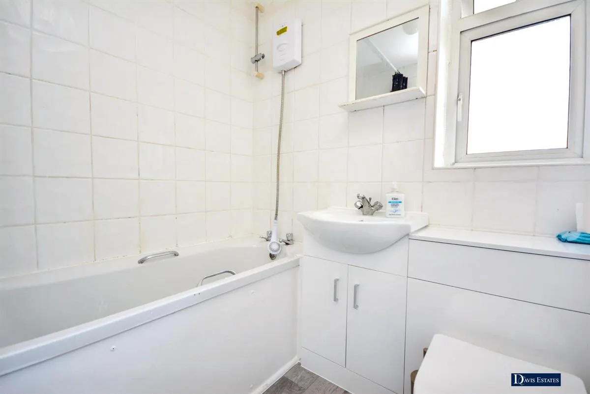 Victor Approach, Hornchurch, RM12, photo 6