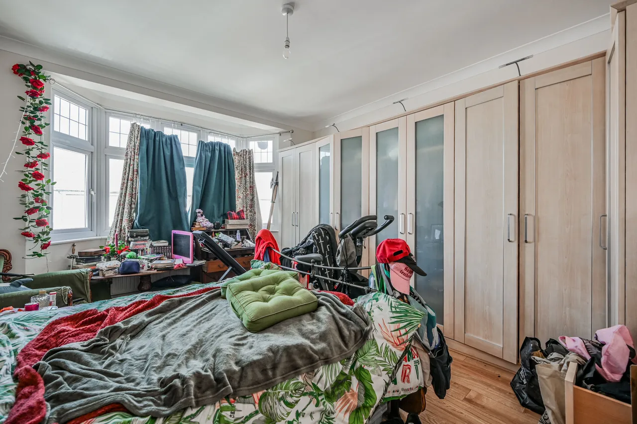2 Sandringham Road, London, photo 9