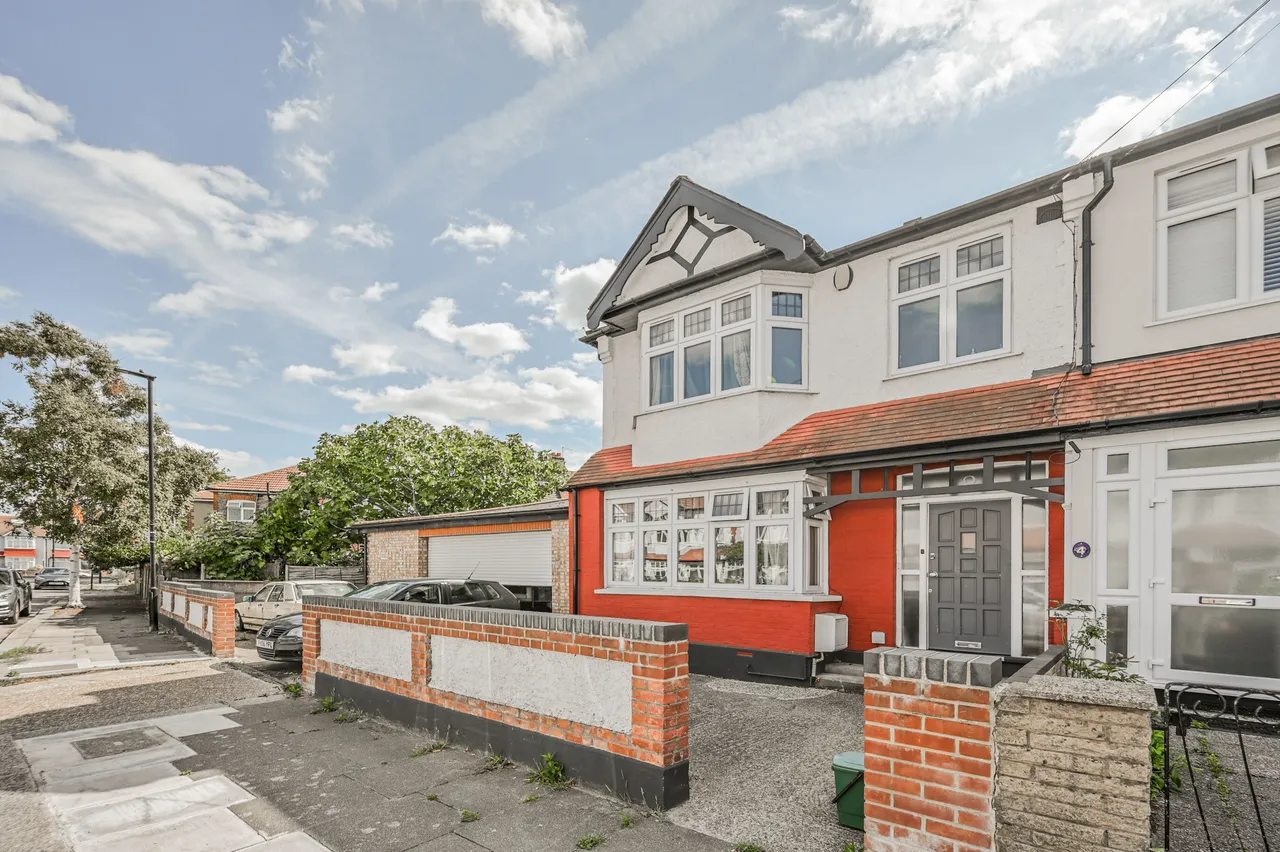 4 bed house for sale — 2 Sandringham Road, London