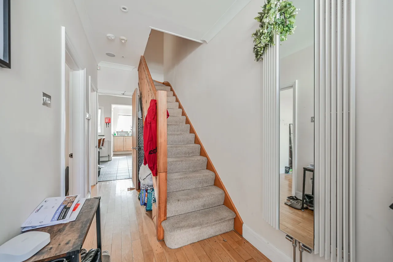 2 Sandringham Road, London, photo 13