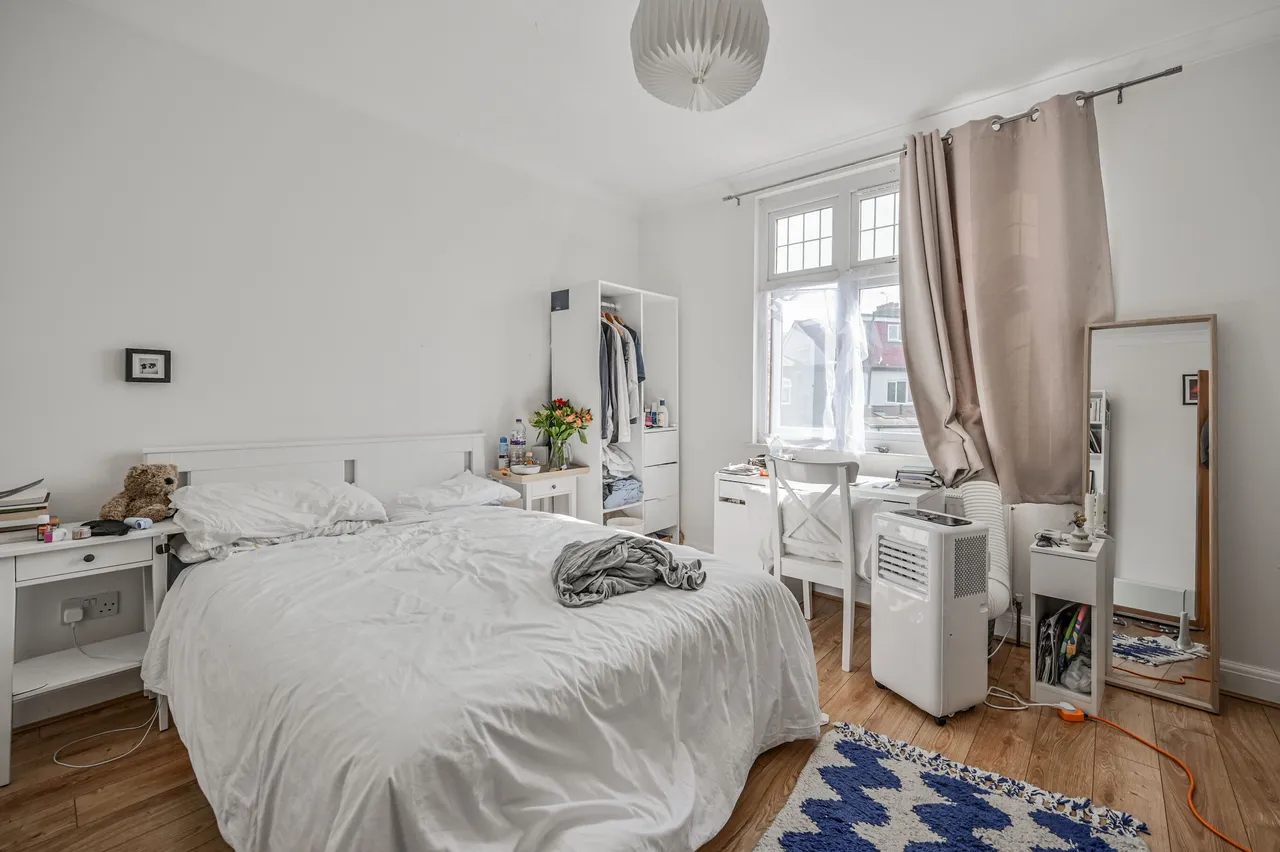 2 Sandringham Road, London, photo 4
