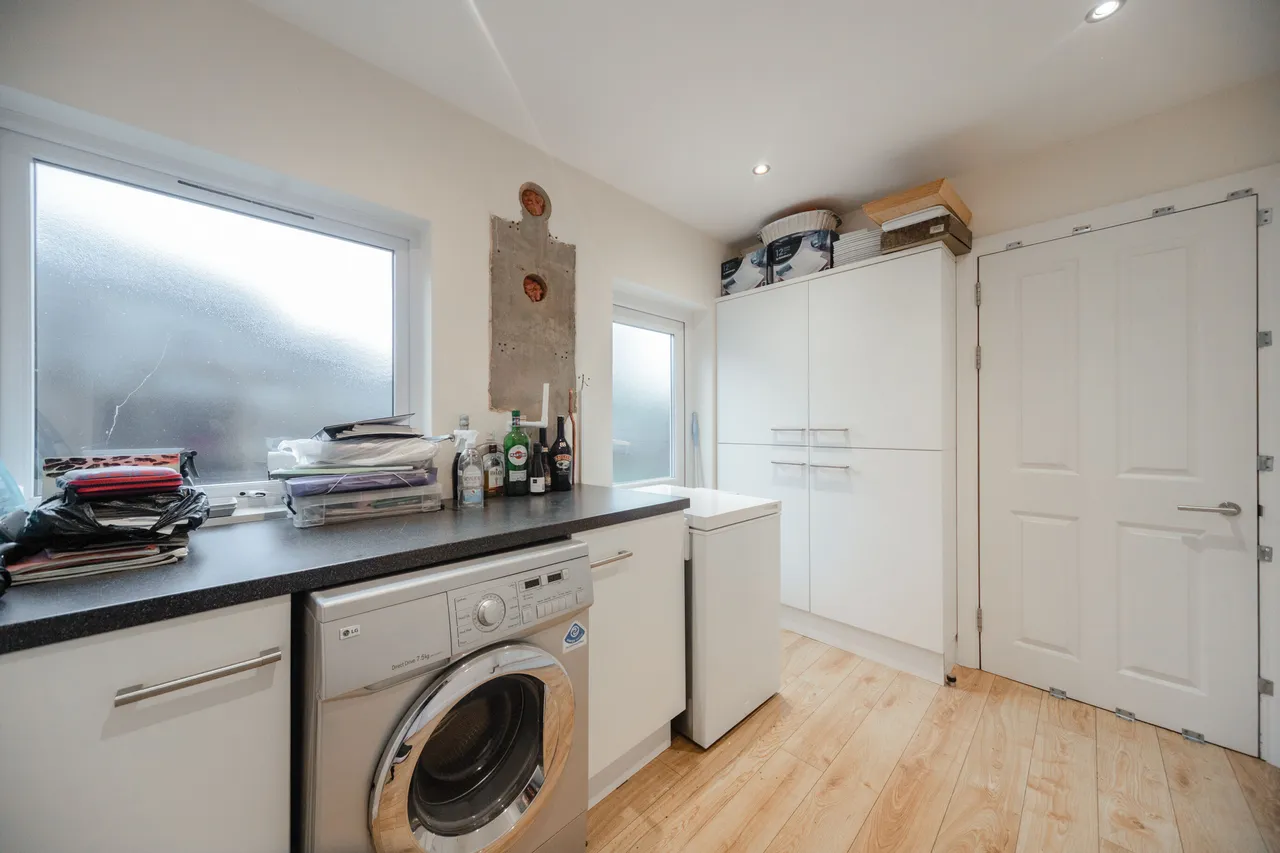 2 Sandringham Road, London, photo 19