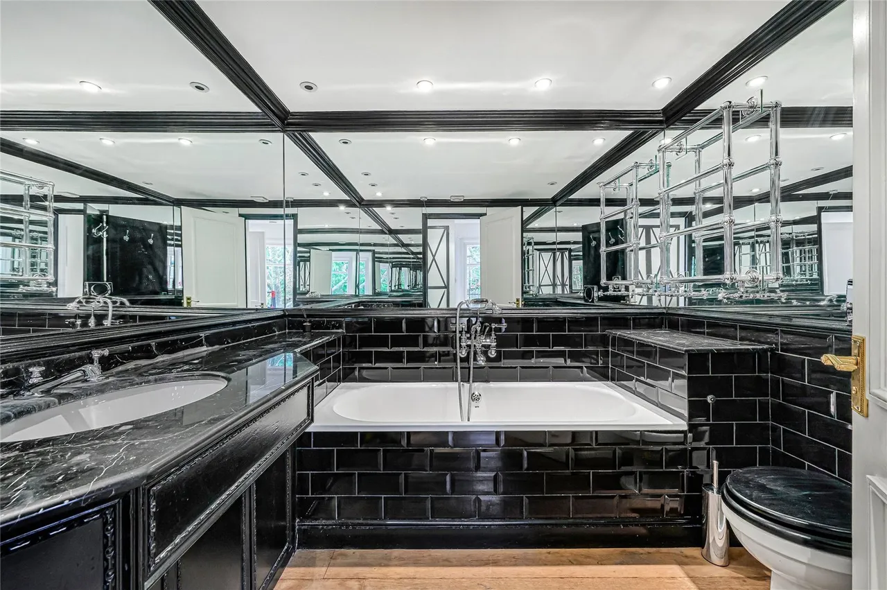 Prince Of Wales Drive, London, SW11, photo 11