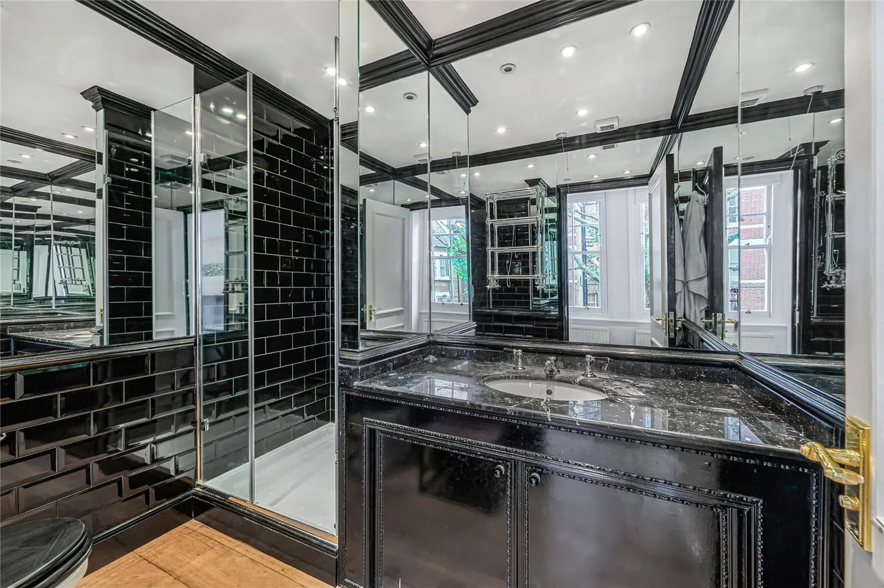 Prince Of Wales Drive, London, SW11, photo 10