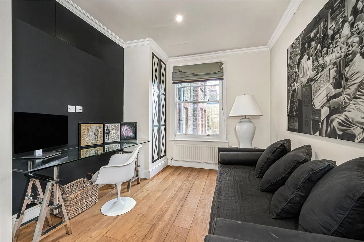 Prince Of Wales Drive, London, SW11, photo 6