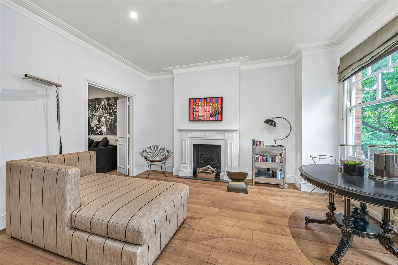 Prince Of Wales Drive, London, SW11, photo 2