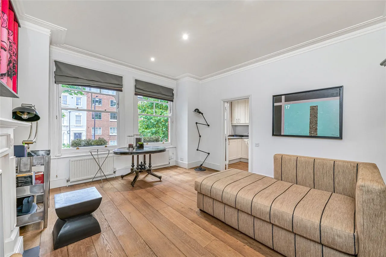 Prince Of Wales Drive, London, SW11, photo 4
