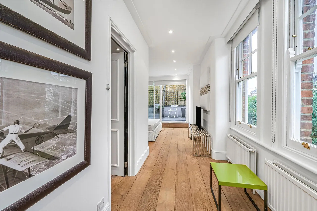 Prince Of Wales Drive, London, SW11, photo 8
