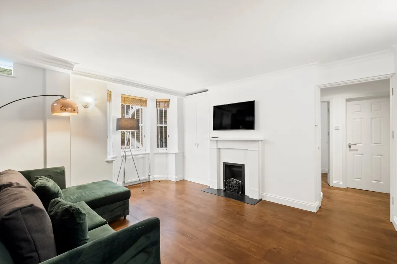 Albert Bridge Road, London, SW11, photo 2