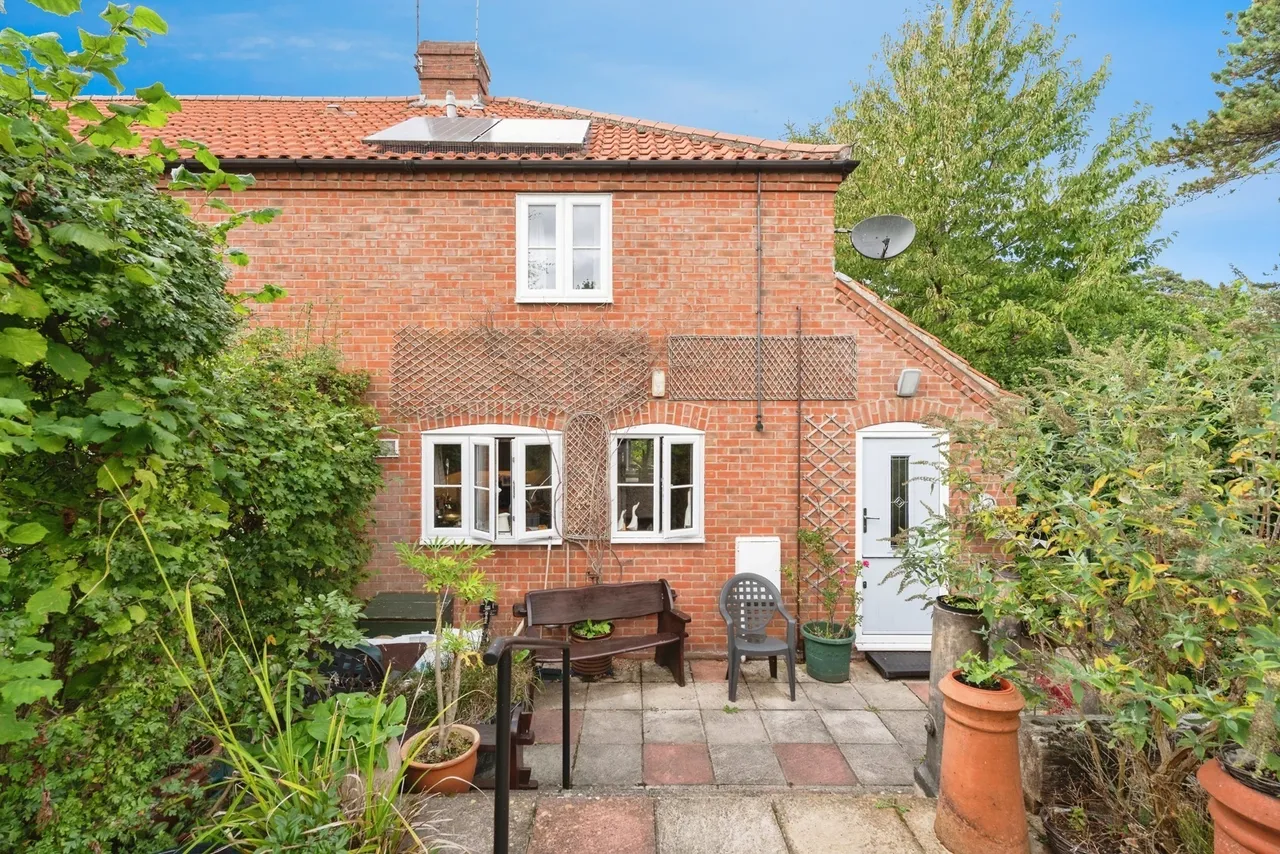 2 bed house for sale — Thomas Hase Cottages, Saxthorpe, Norfolk, NR11