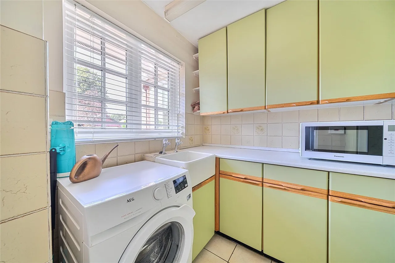 Lawn Close, Bromley, BR1, photo 15