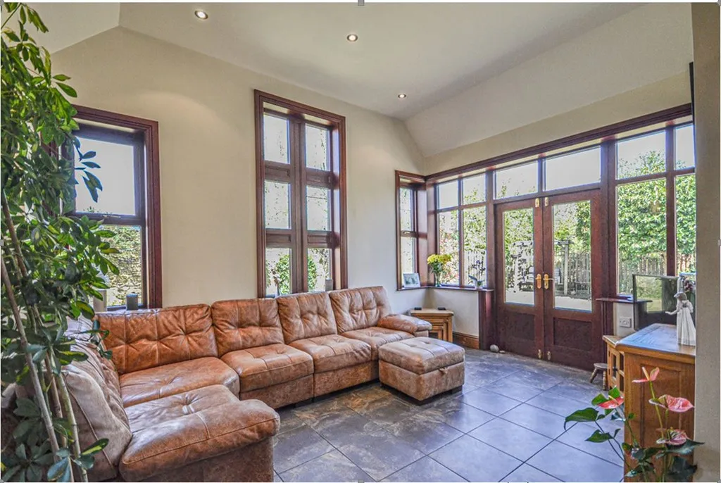 Crowlees Road, Mirfield, photo 12