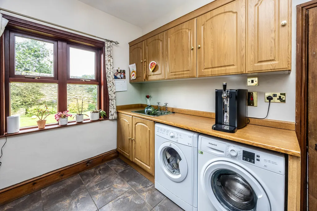 Crowlees Road, Mirfield, photo 11