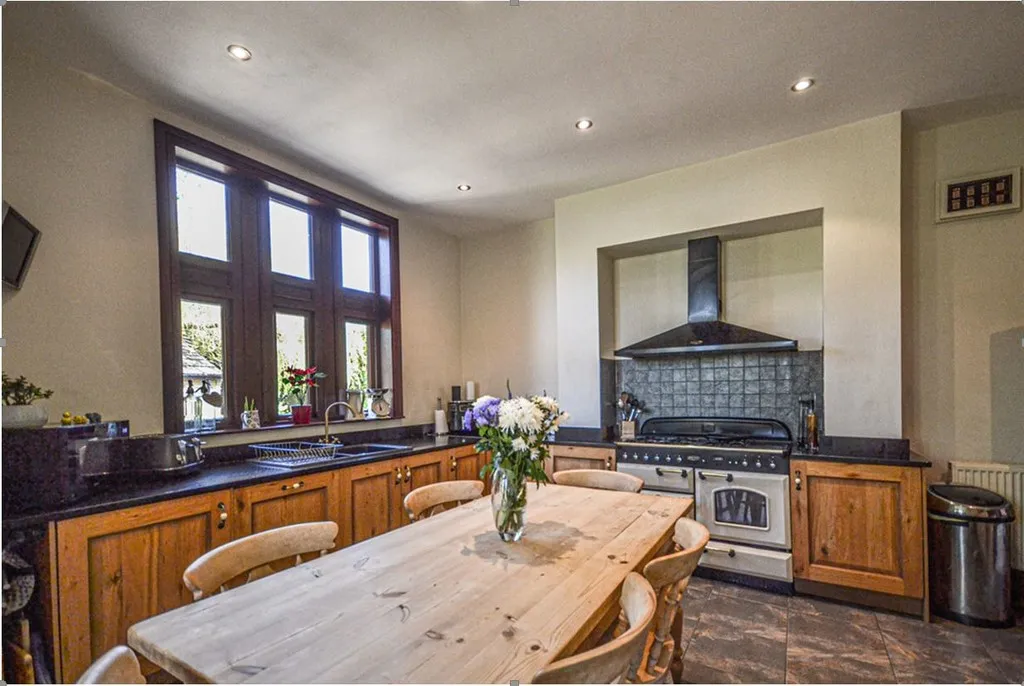 Crowlees Road, Mirfield, photo 9