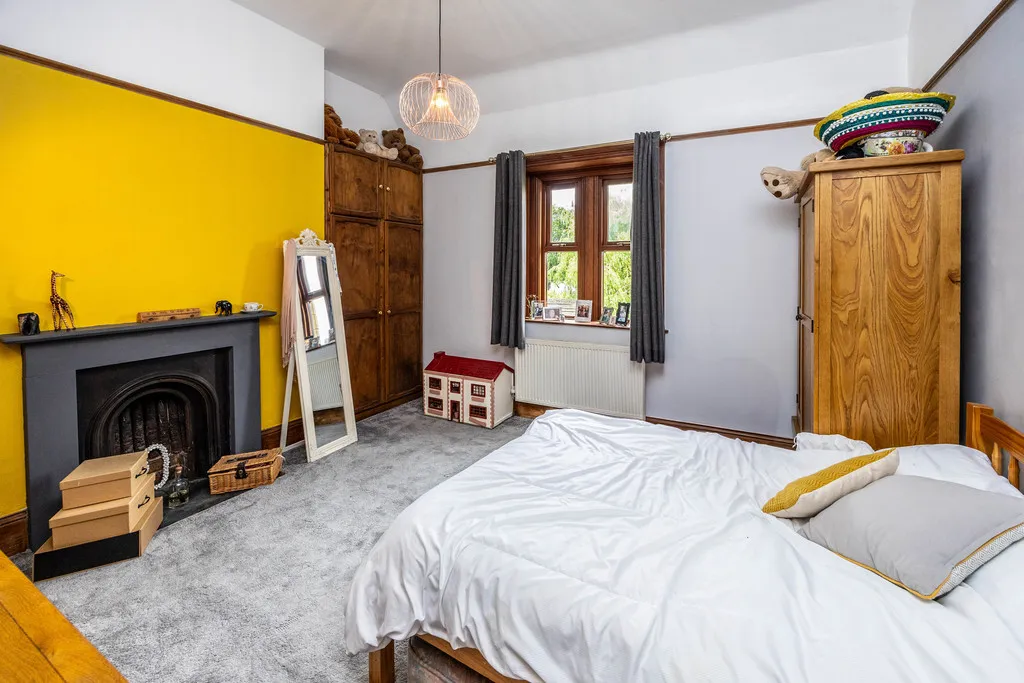 Crowlees Road, Mirfield, photo 27