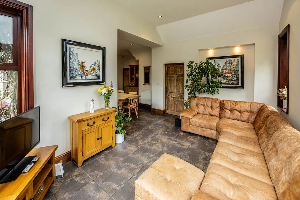 Crowlees Road, Mirfield, photo 13