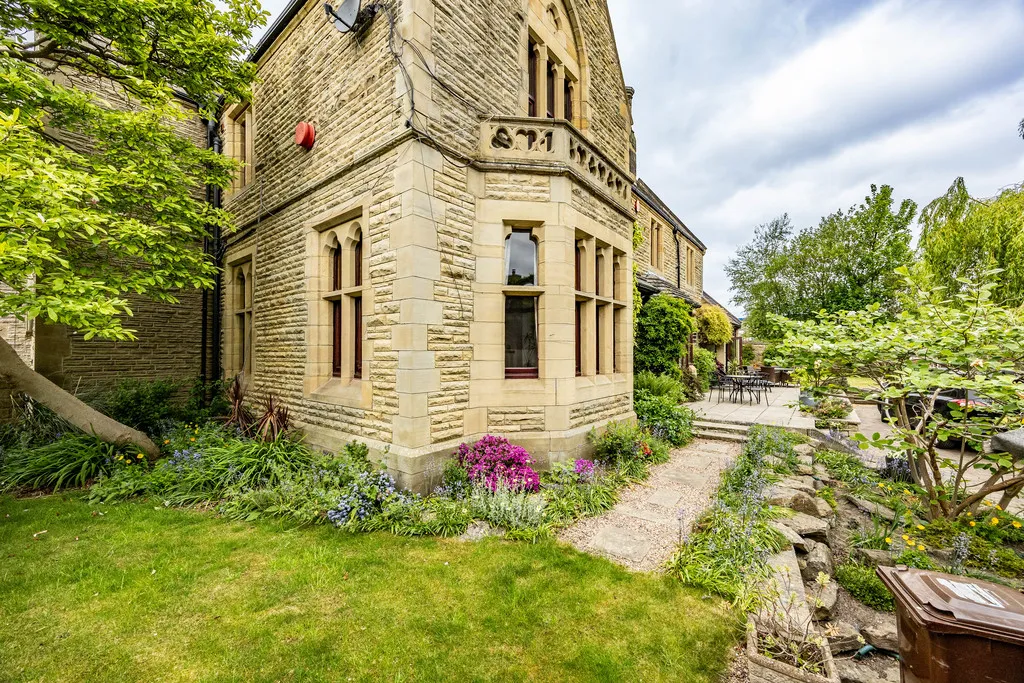 Crowlees Road, Mirfield, photo 35