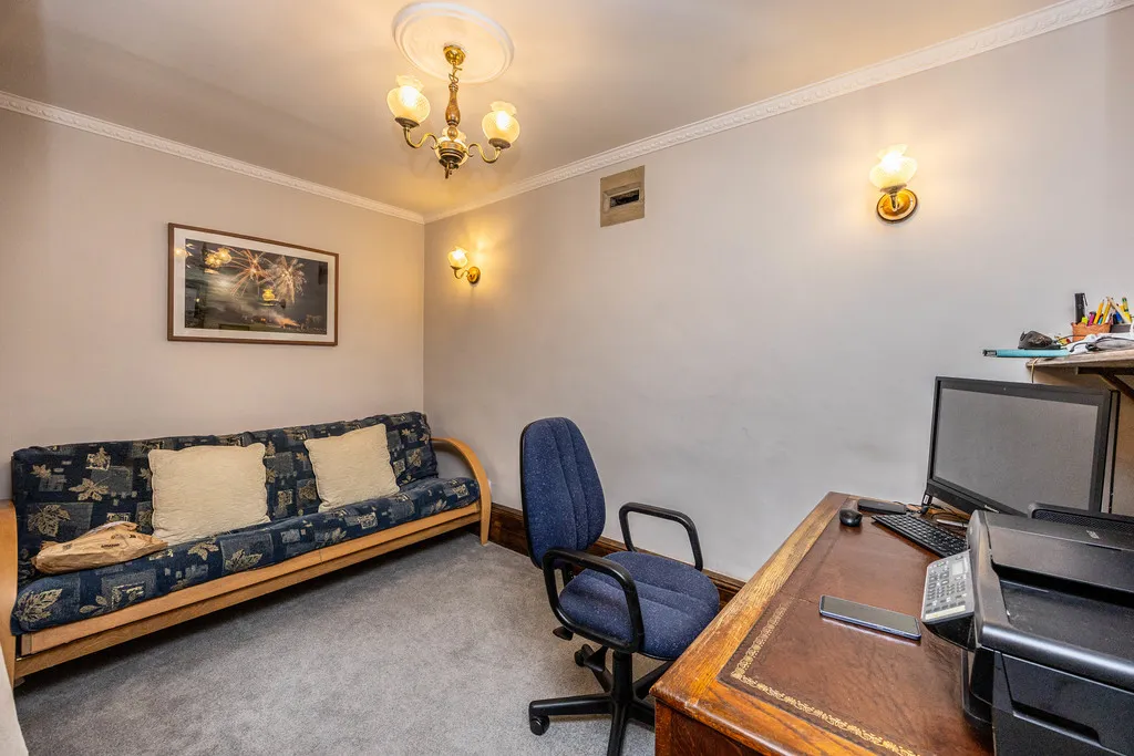 Crowlees Road, Mirfield, photo 17