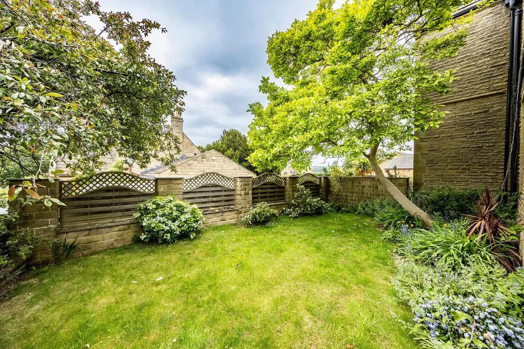 Crowlees Road, Mirfield, photo 33