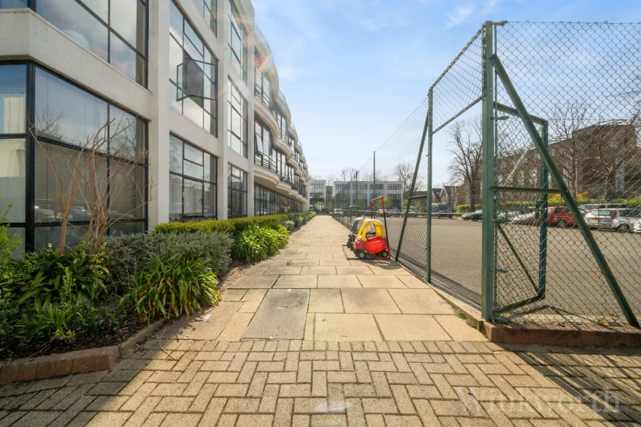Frobisher Place, London, SE15, photo 18