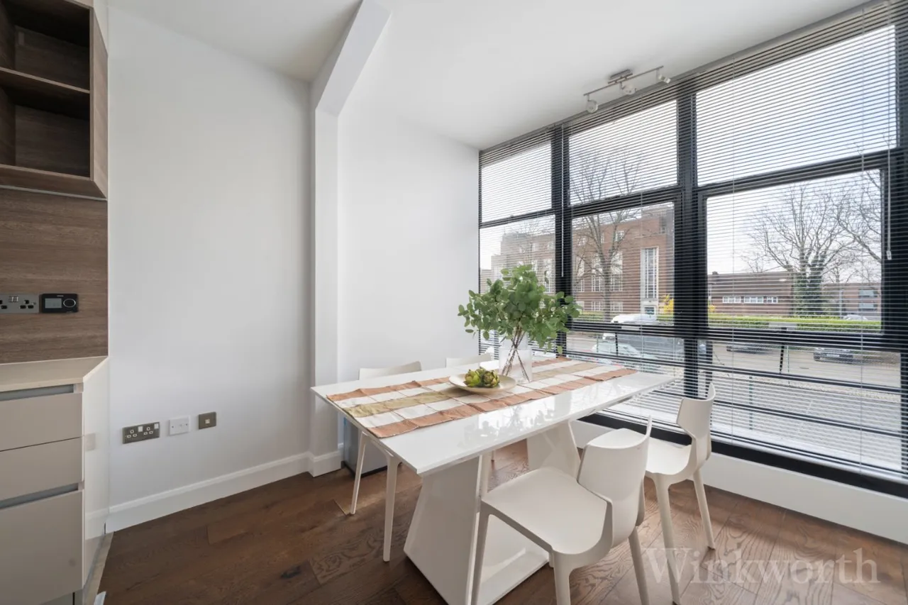 Frobisher Place, London, SE15, photo 6
