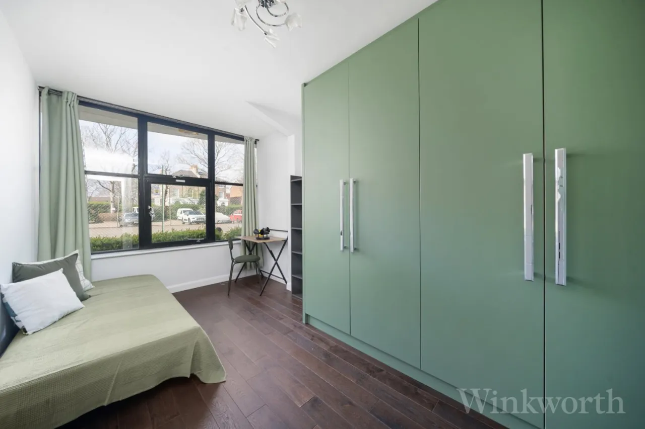 Frobisher Place, London, SE15, photo 13