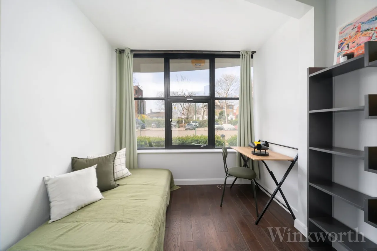 Frobisher Place, London, SE15, photo 12