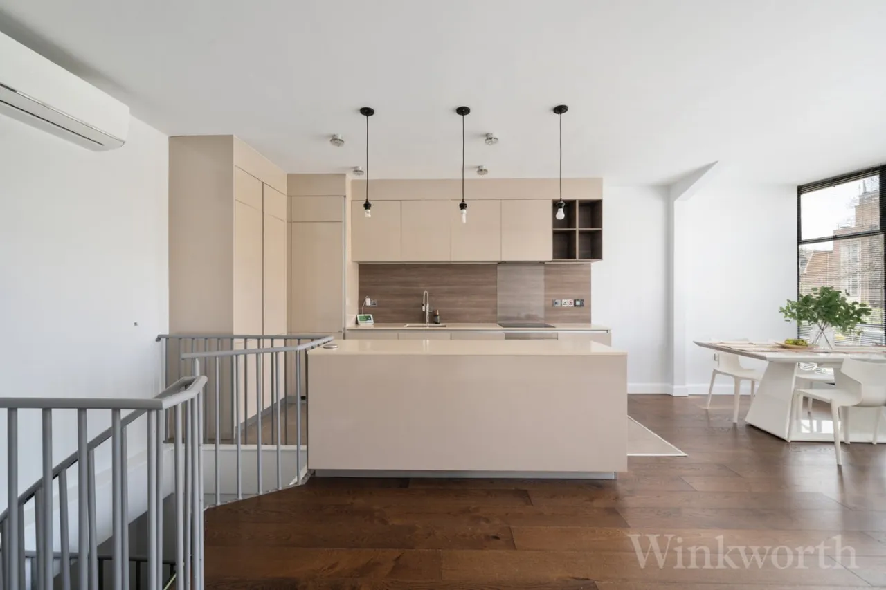Frobisher Place, London, SE15, photo 2