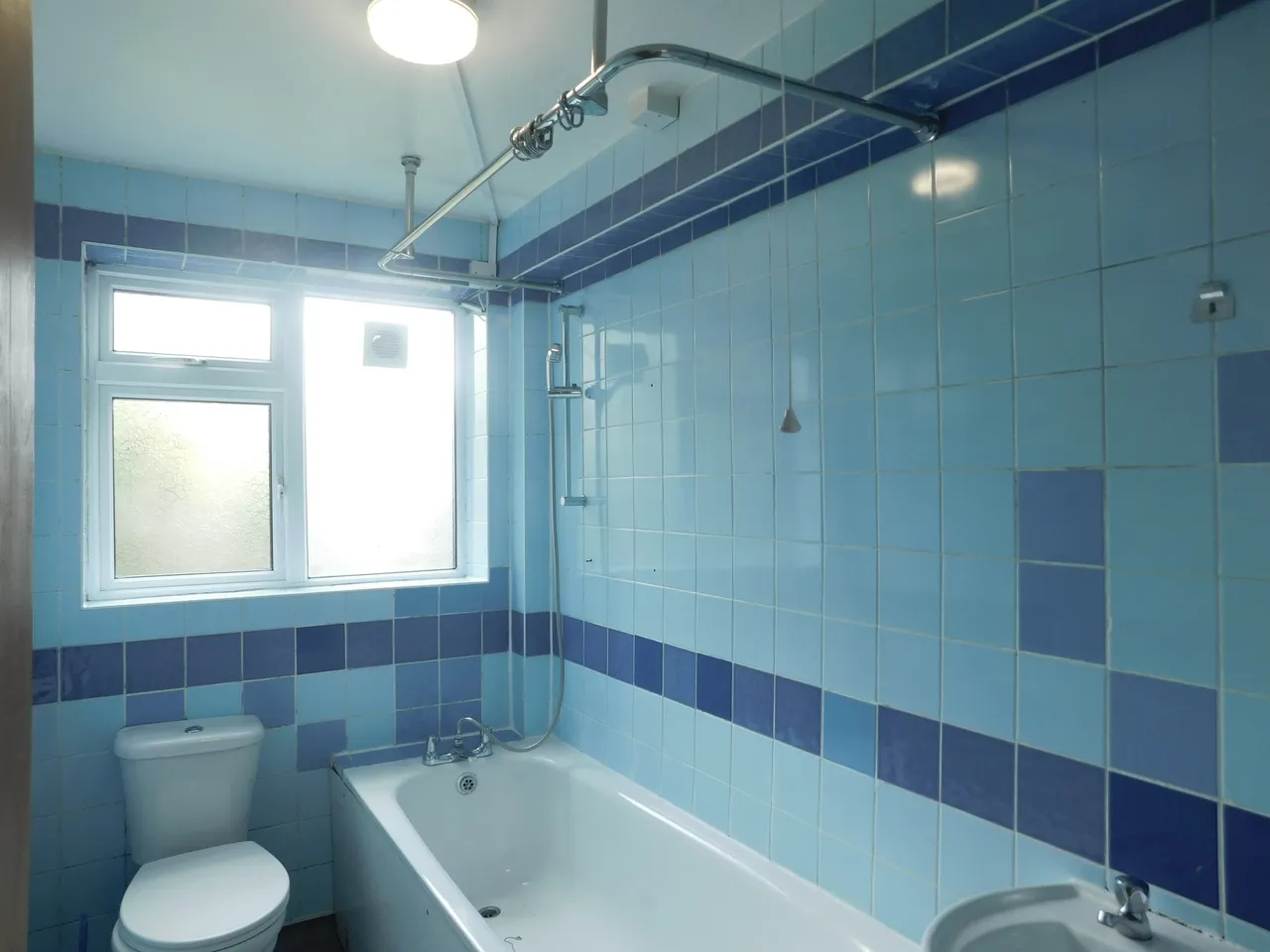 Bangor Close, Northolt, Greater London, UB5 4HD, photo 6