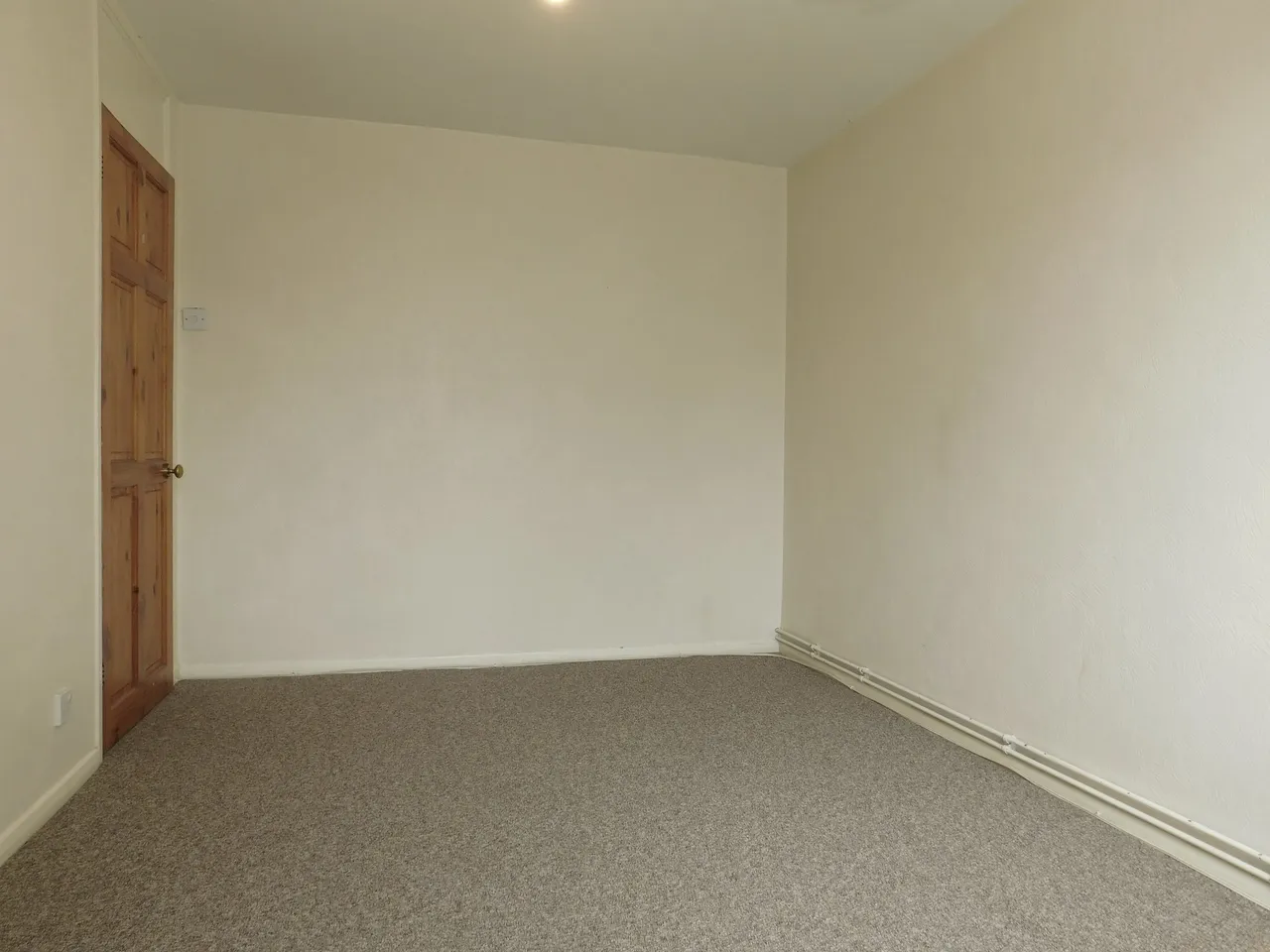Bangor Close, Northolt, Greater London, UB5 4HD, photo 4
