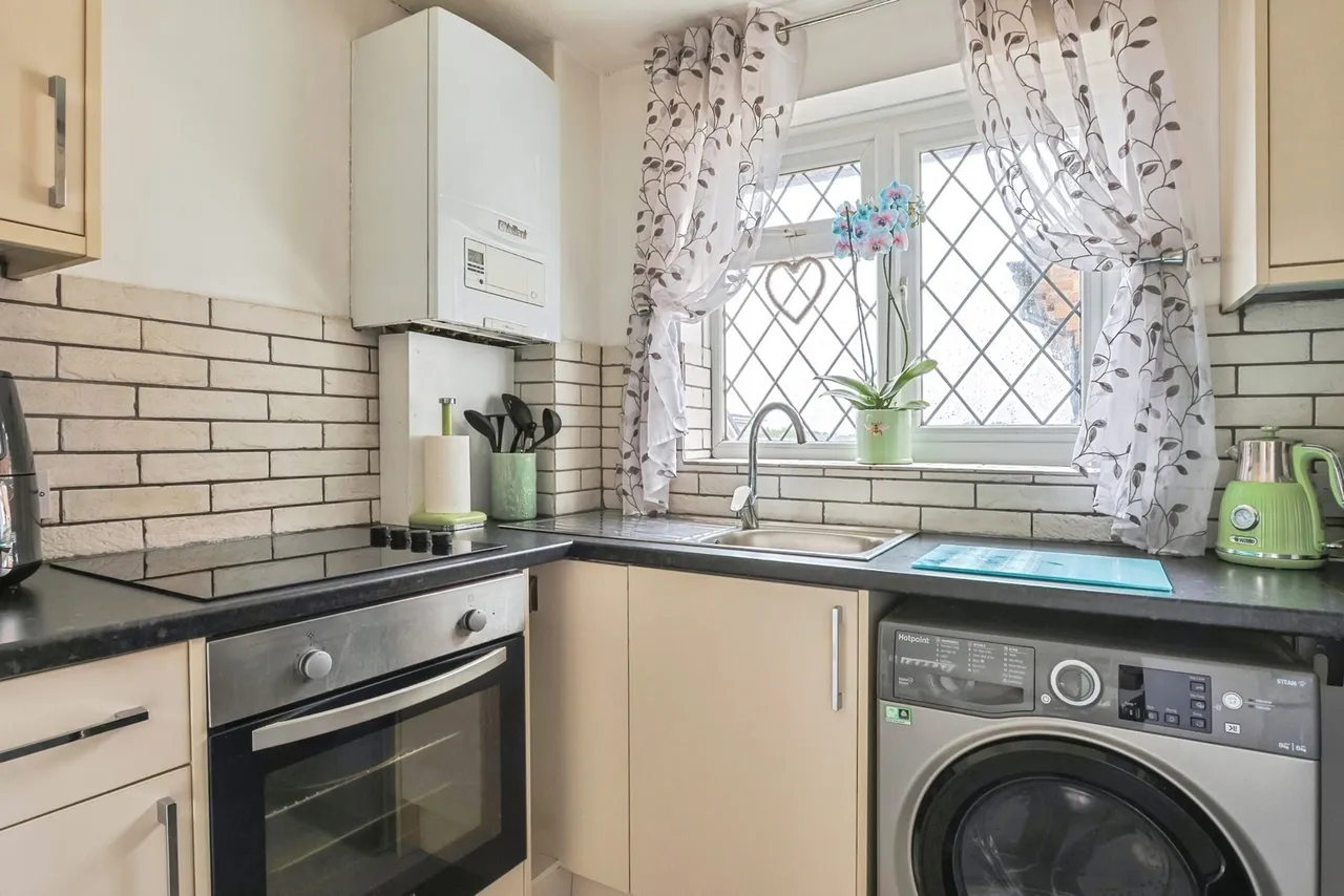 Southbrook Close, BH17, photo 10