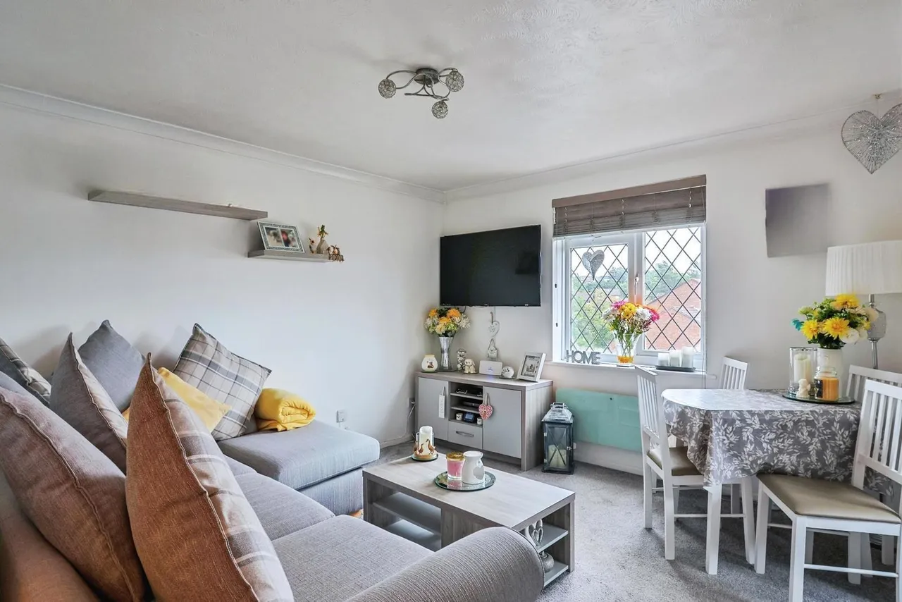 Southbrook Close, BH17, photo 3