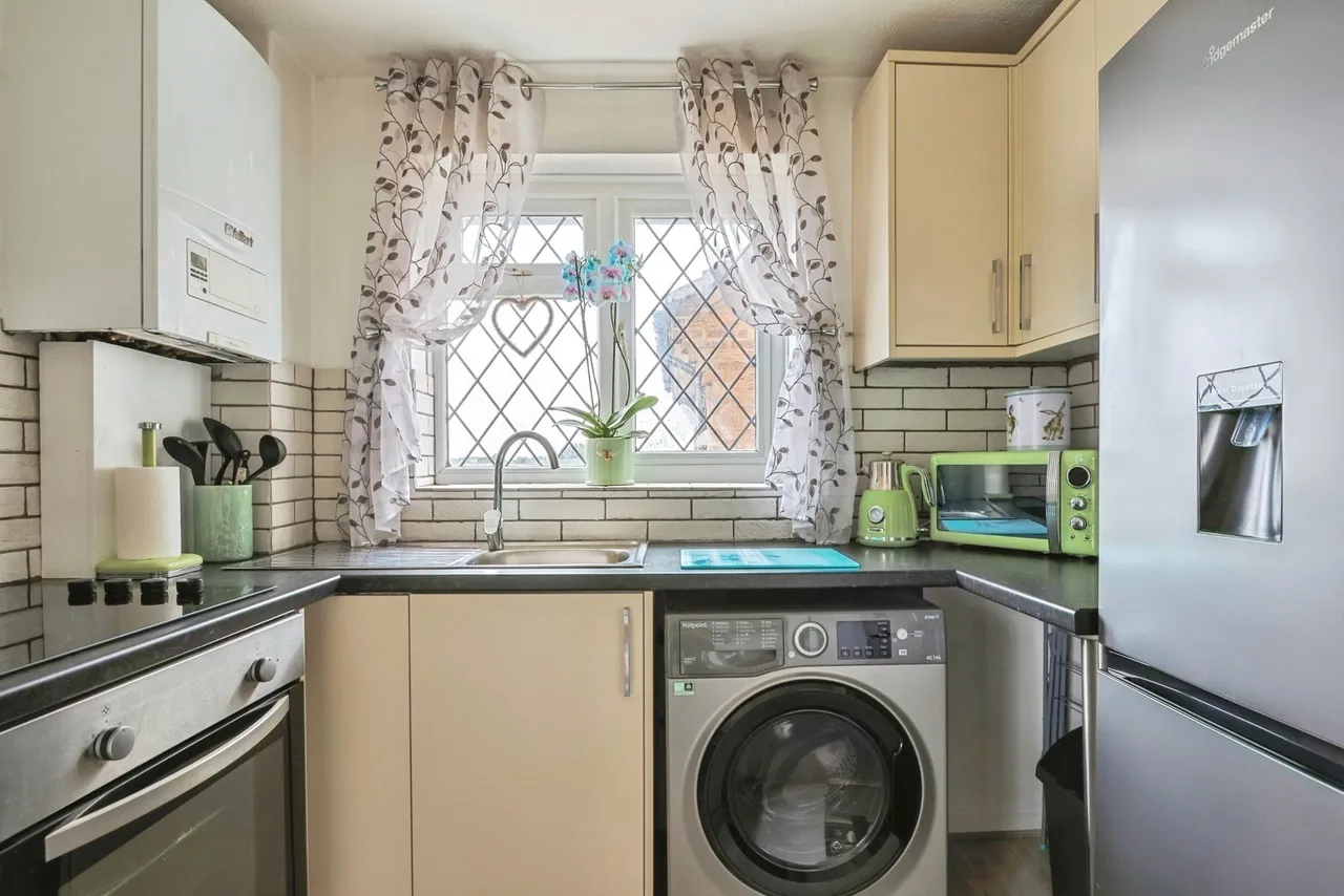 Southbrook Close, BH17, photo 9