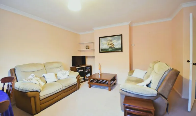 Collier Close, Epsom, KT19, photo 5
