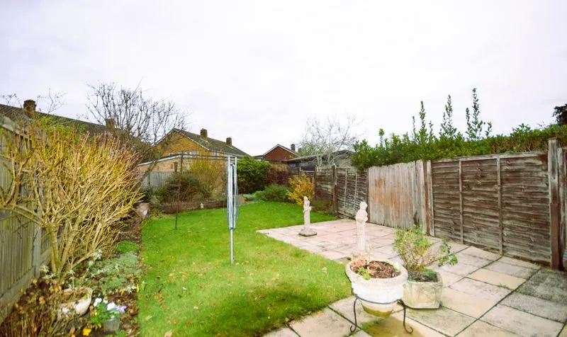 Collier Close, Epsom, KT19, photo 2