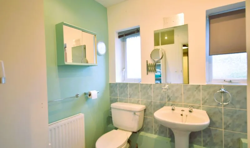 Collier Close, Epsom, KT19, photo 15