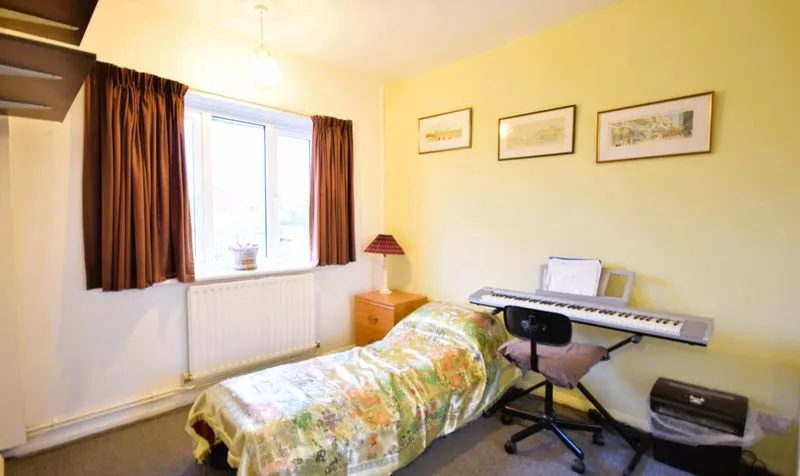 Collier Close, Epsom, KT19, photo 13