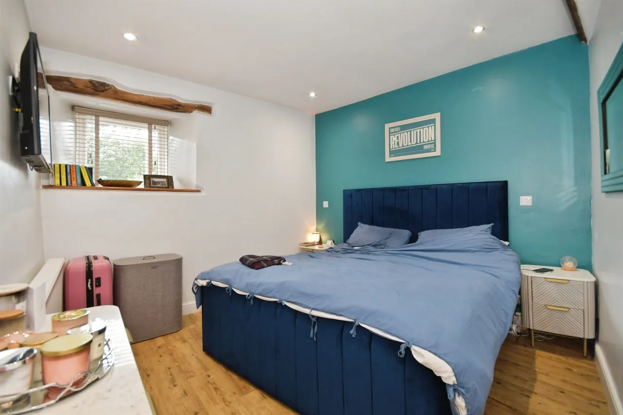 Manchester Road, Tideswell, Buxton, photo 11