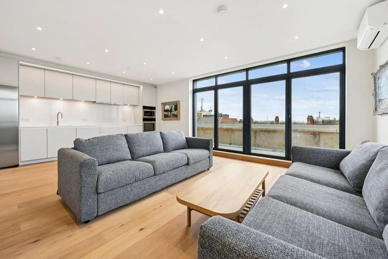 2 bed flat for sale, Saxon Hall, Palace Court, W2