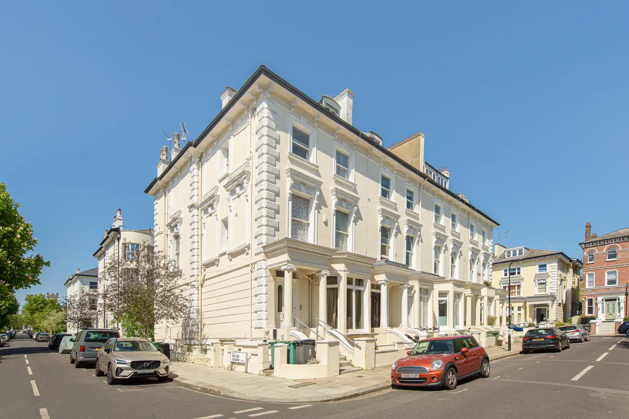 3 bed flat for sale — 7A Lancaster Drive, London