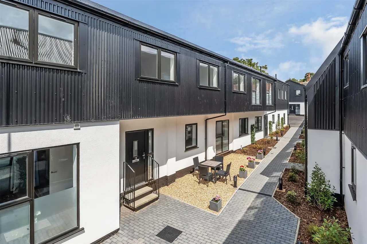 Vincent Walk, Dorking, RH4, photo 8