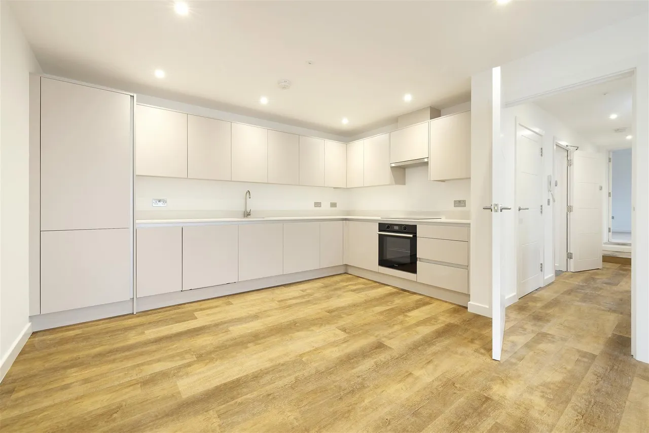 Vincent Walk, Dorking, RH4, photo 5