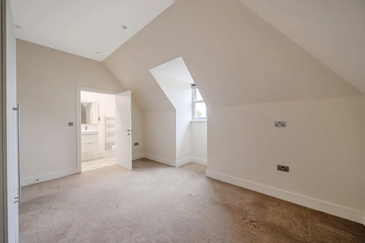 Oak Hill Road, Surbiton, Surrey, KT6, photo 4