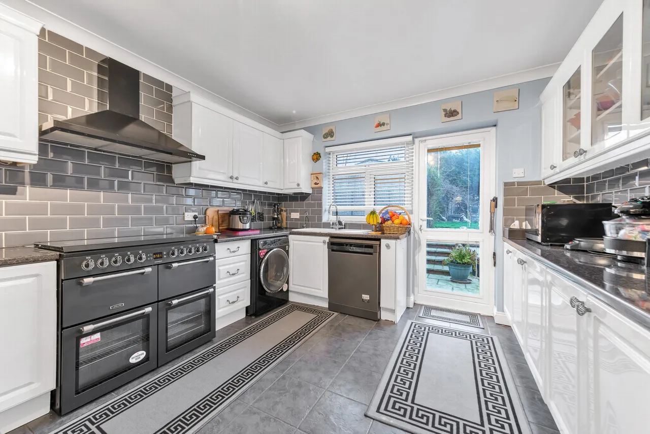 Highcombe Close, Mottingham, SE9 4QJ, photo 6