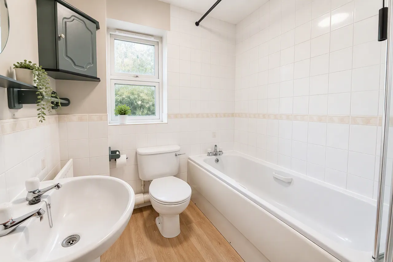 Hitchin Street, Biggleswade, SG18, photo 6