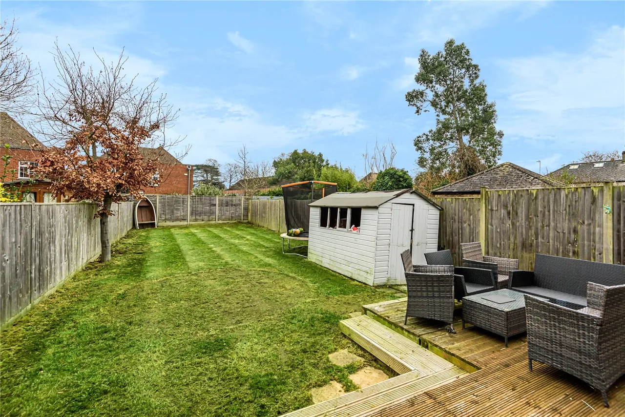 Manygate Lane, Shepperton, TW17 9ED, photo 10