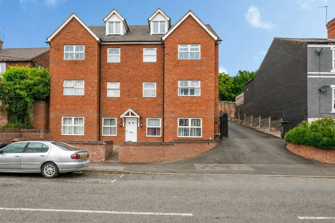 2 bed flat for sale — Park Lane, Kidderminster