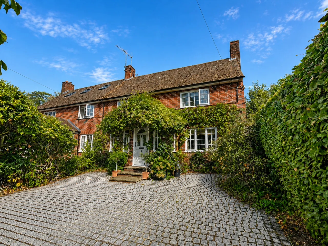 4 bed house for sale — Broomhill, Ewshot, GU10