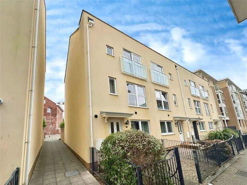 4 bed house to rent, Richmond Court, Exeter, EX4