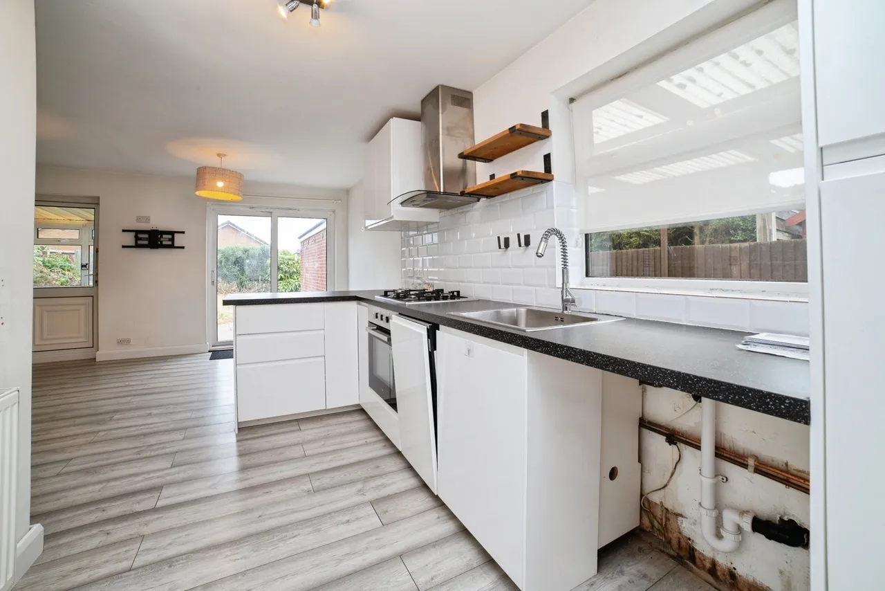 Birchwood Drive, Sutton-in-Ashfield, Nottinghamshire, NG17, photo 2